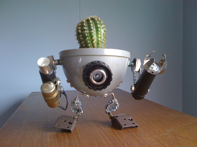 recycled-robo-planter-people-14 recycled robo planter people