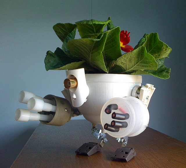 recycled-robo-planter-people-4 recycled robo planter people